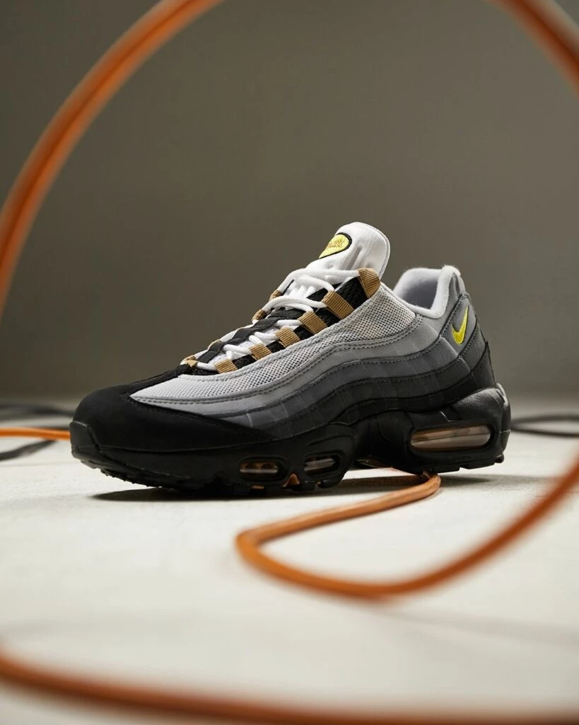 Air max 95 white grey yellow online