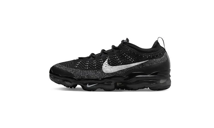 Nike vapormax black and white best sale