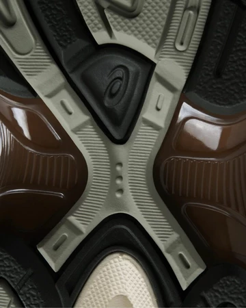 Hal Studios ASICS GEL-1130