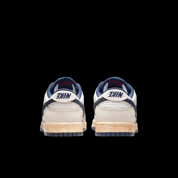 Stranger Things x Nike Dunk Low Phantom Fersen