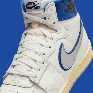 Awake NY x Jordan Air Ship Game Royal Detailbild