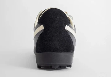 Der Bode Nike Astro Grabber Black von hinten