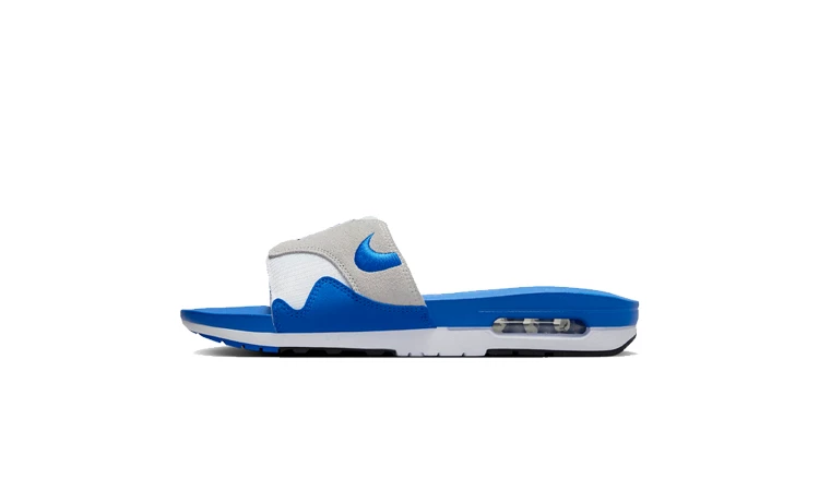 Die Air Max 1 Slide Royal Blue von der Seite auf weißem Hintergrund