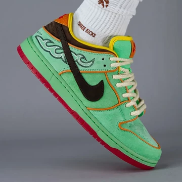 Nike SB Dunk Low Tourmaline - BHM 2025 Außenseite