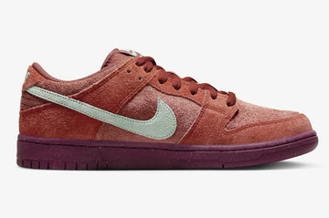 Nike SB Dunk Low Mystic Red