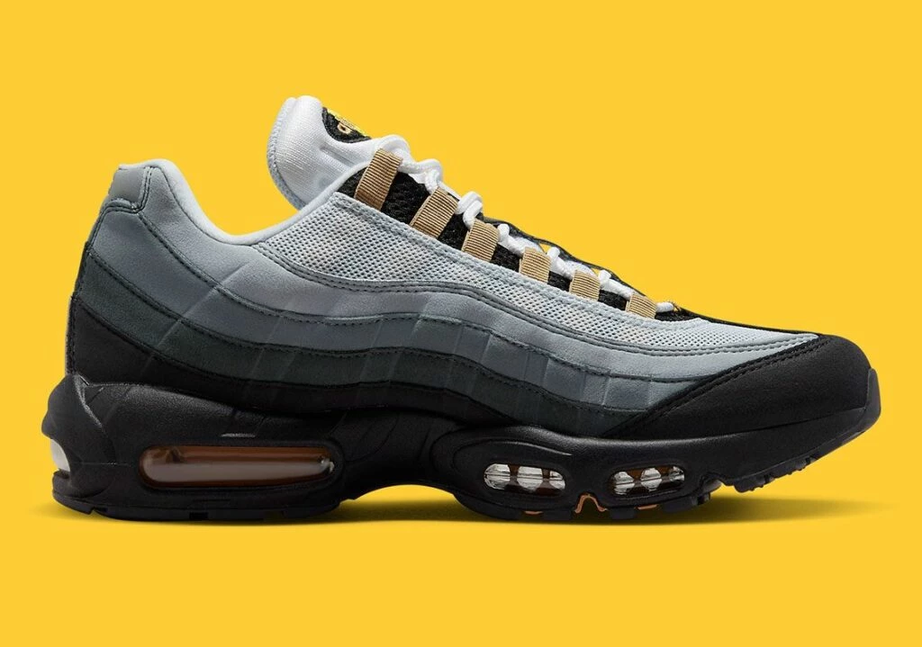 Air Max 95 Icons Yellow Strike DX4236 100 Dead Stock