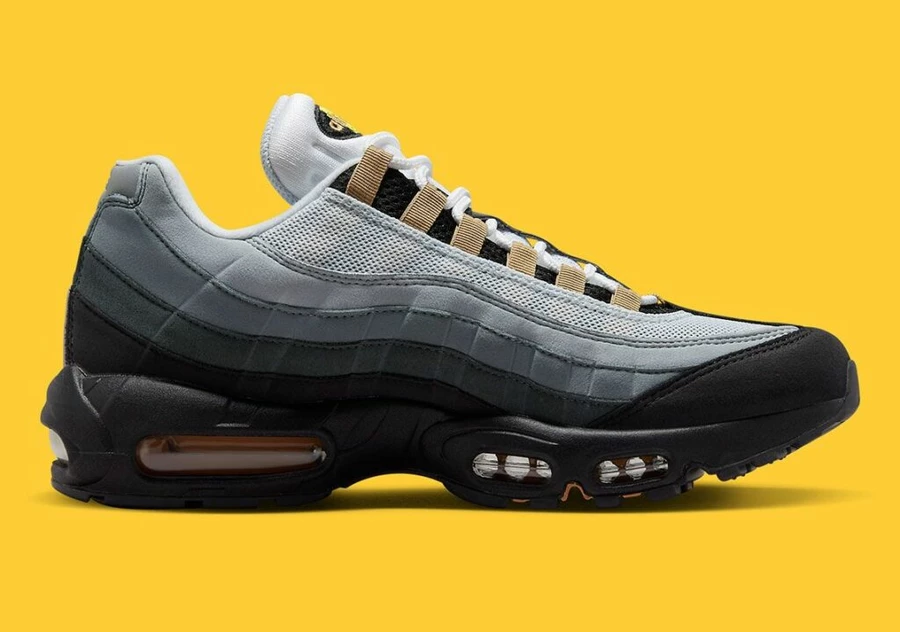 Air Max 95 Icons Yellow Strike DX4236-100 | Dead Stock