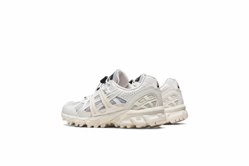 Matin Kim ASICS GEL-Sonoma 15-50
