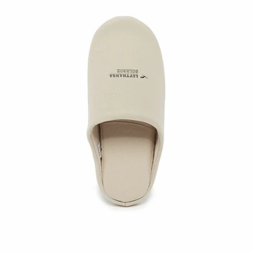 Solebox x Lufthansa Travel Kit