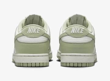 Der Dunk Low Next Nature Olive Aura von hinten