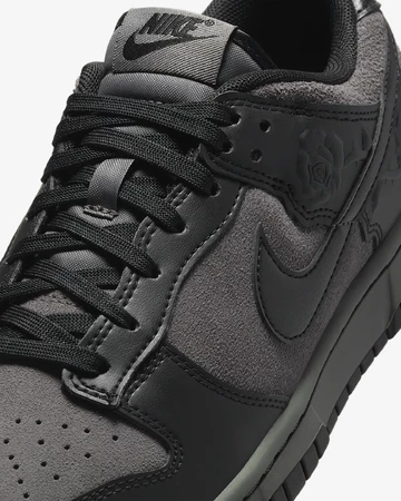 Nike Dunk Low Black Roses Upper Details