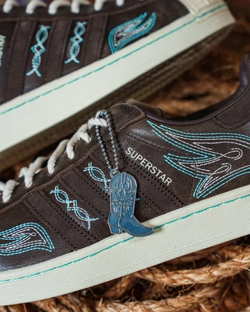 Active Athlete x adidas Superstar Lone Star Reppin Details