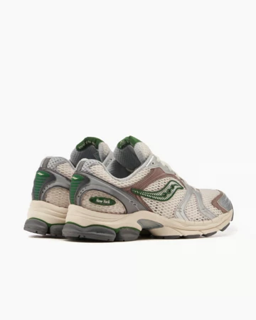 Minted NY Saucony ProGrid Triumph Paar von hinten
