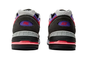 Palace New Balance 991 Black von hinten