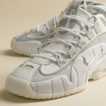 Nike Air Max Penny Pure Platinum One Feet Motion