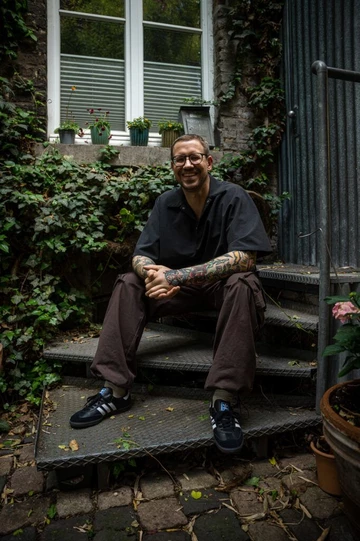 adidas Samba OG Core Black Christopher auf der Treppe