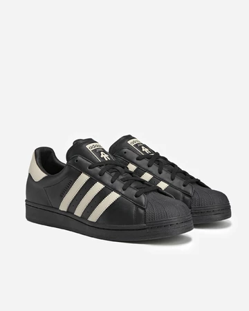 AVAVAV x adidas Superstar Pack schräg frontal