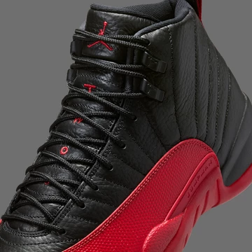 Jordan 12 Flu Game Detail mittlerer Teil des Schuhs