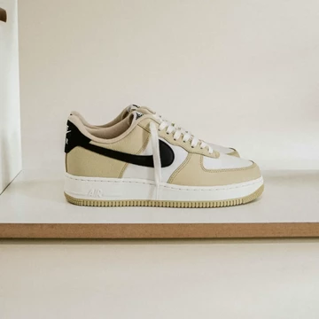 Air Force 1 LX Team Gold Motion Paar