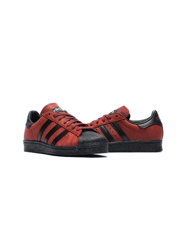 adidas Superstar 82 Core Black Pack Rot Paar Mood