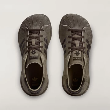 AVAVAV x adidas SST Dark Brown von oben