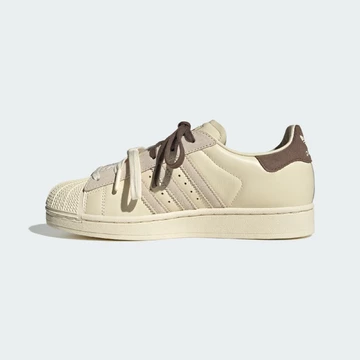 Molly-Mae x adidas Matcha Superstar Innenseite