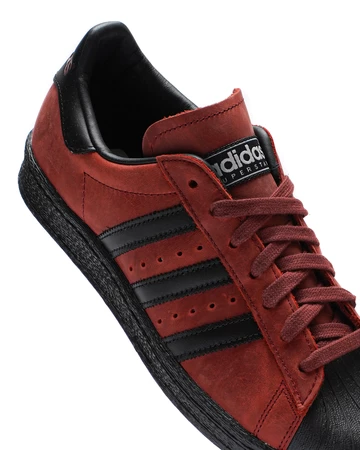 adidas Superstar 82 Core Black Pack Rot Closeup