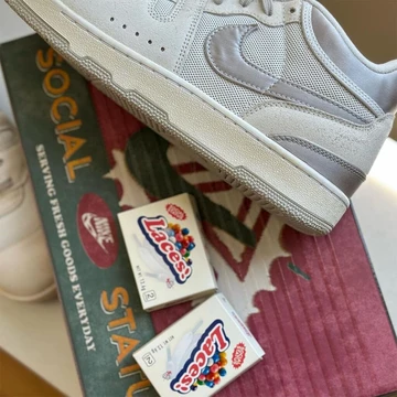 Social Status Nike Mac Attack