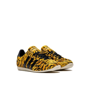 adidas Japan Tiger Print schräg