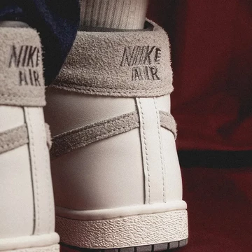 Nike Air Ship SP Tech Grey Detail On Feet Ferse