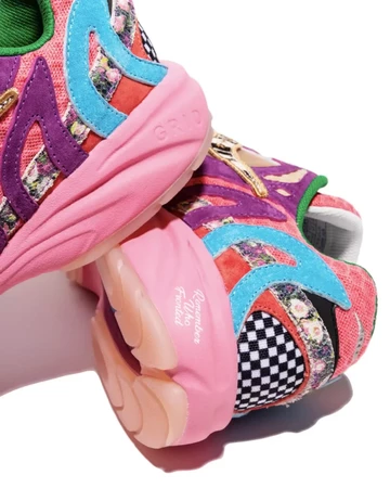 Jae Tips Saucony Grid Azura 2000 Detail Paar Ferse