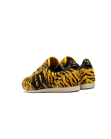 adidas Japan Tiger Print schräg