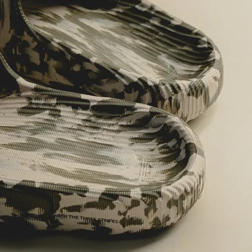 adidas adilette 22 Olive Strata Mood Detail