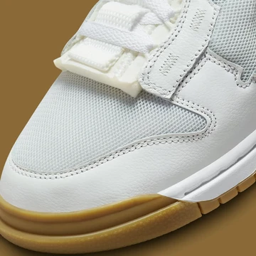 Dunk Low Jumbo White Gum Detail Toebox