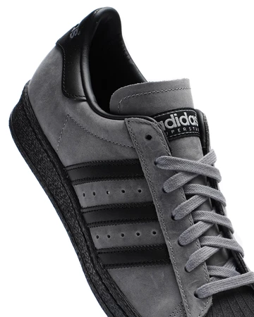 adidas Superstar 82 Core Black Pack Schwarz Closeup
