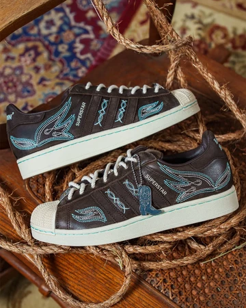 Active Athlete x adidas Superstar Lone Star Reppin Außenseiten 2