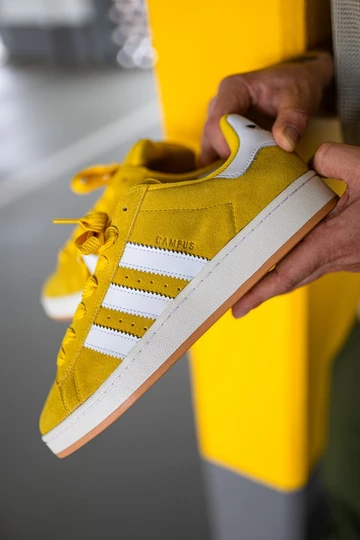 adidas Campus 00s Christopher zeigt den Schuh