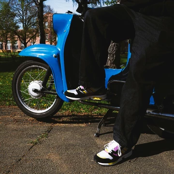 adidas ZX 8000 Made in Germany Pure Black am Fuß