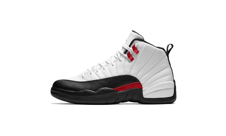 Jordan 12 Retro Red Taxi Titelbild auf weißem Hintergrund