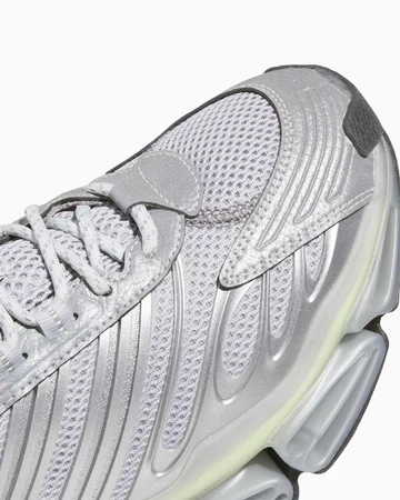 adidas Megaride Grey Silver Metallic Zehen Details