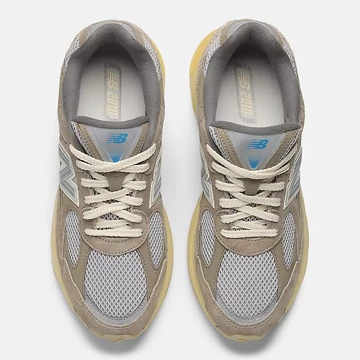 New Balance 2010 Grey Day 2025 von oben