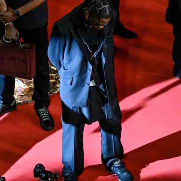 travis scott signature sneaker bild beim cannes filmfestival