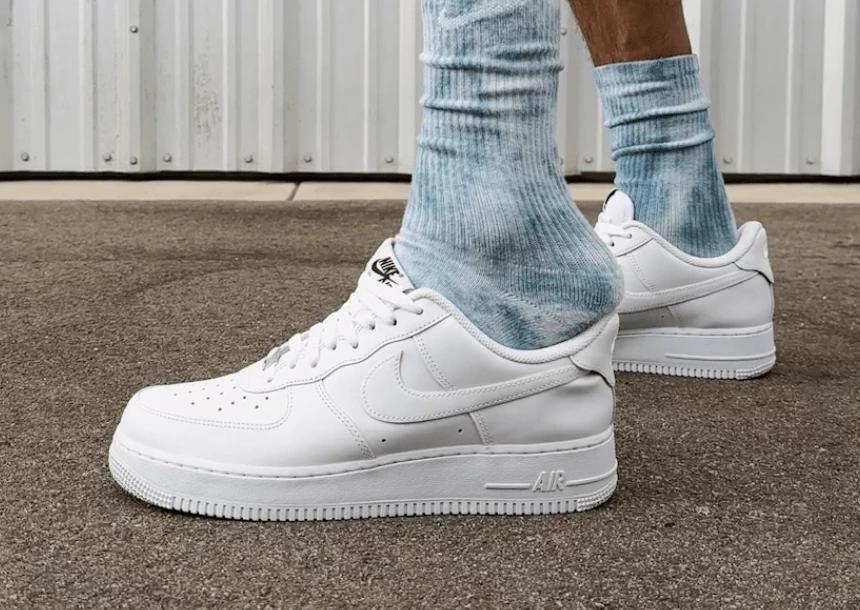 ★[NIKE]★WS Air Force 1 '07 Flyease White★22~26 CM★ Amazon.com | Nike Men's Air Force 1 '07 Flyease Sneakers