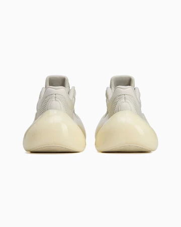 AVAVAV x adidas Moonrubber White Paar Fersen