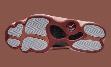 Jordan 13 Retro Dune Red Sohle