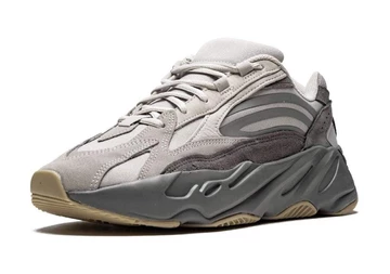 adidas Yeezy Boost 700 V2 Tephra von der seite