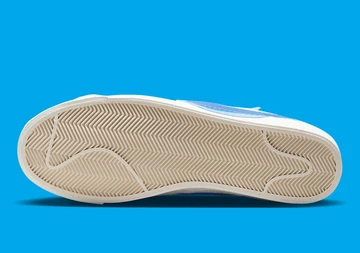 Nike Blazer Low Jumbo White Sail University