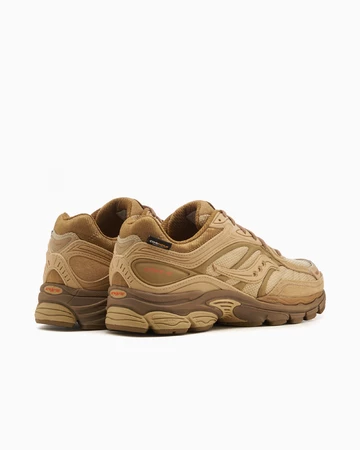 Starcow Paris x Saucony ProGrid Omni 9 Beige Paar seitlich von Hinten