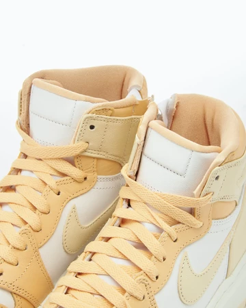 Jordan 1 High Elevate Celestial Gold Zunge