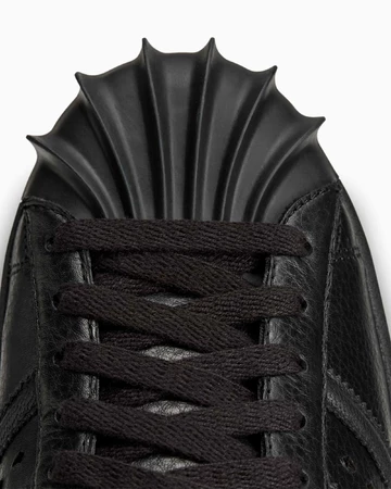 Thug Club x adidas Superstar Vintage Black Zehen Details